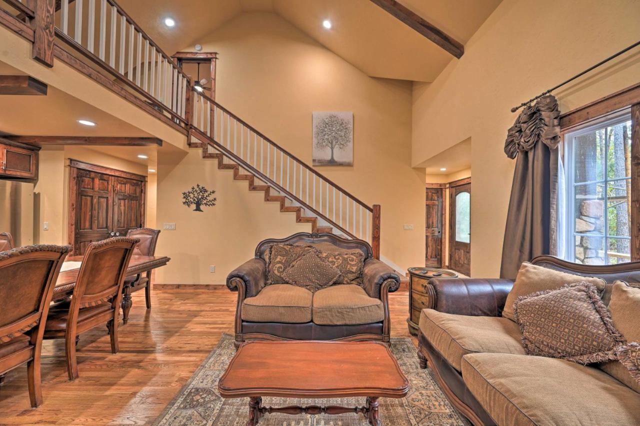 Tudor-Style Broken Bow Cottage With Hot Tub And Decks! Stephens Gap Zewnętrze zdjęcie