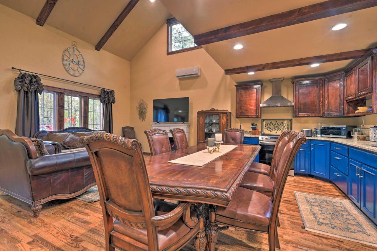 Tudor-Style Broken Bow Cottage With Hot Tub And Decks! Stephens Gap Zewnętrze zdjęcie