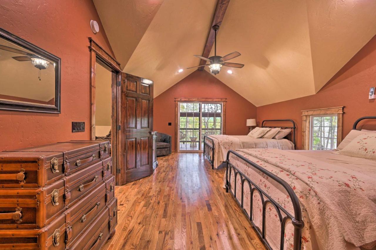 Tudor-Style Broken Bow Cottage With Hot Tub And Decks! Stephens Gap Zewnętrze zdjęcie