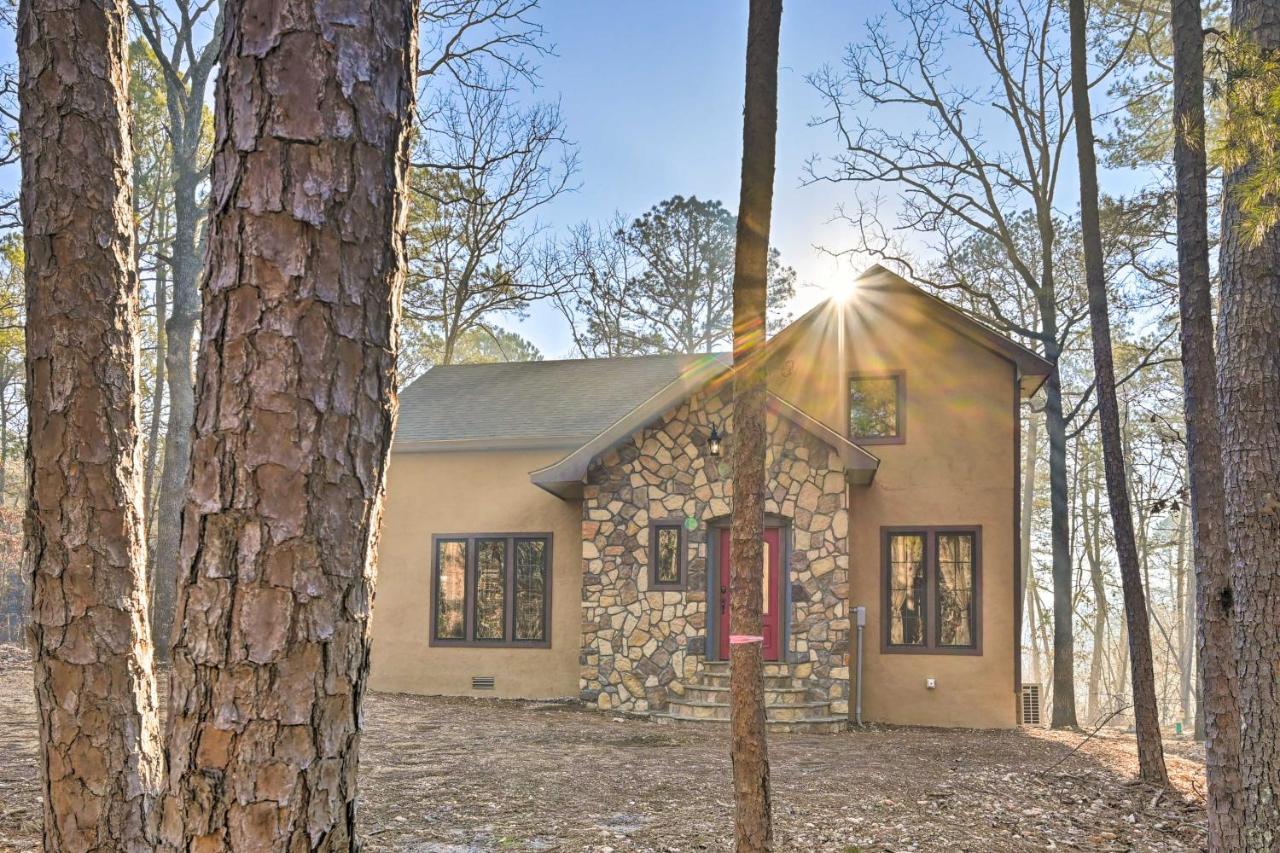 Tudor-Style Broken Bow Cottage With Hot Tub And Decks! Stephens Gap Zewnętrze zdjęcie