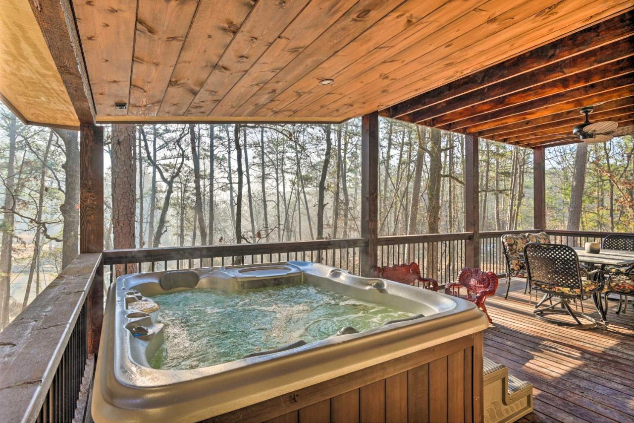 Tudor-Style Broken Bow Cottage With Hot Tub And Decks! Stephens Gap Zewnętrze zdjęcie