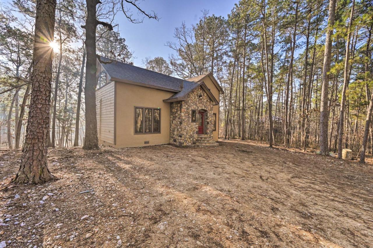 Tudor-Style Broken Bow Cottage With Hot Tub And Decks! Stephens Gap Zewnętrze zdjęcie