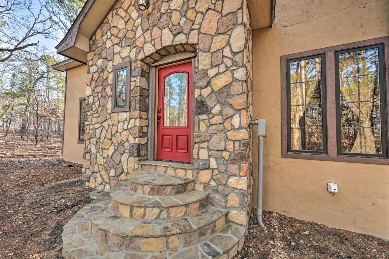 Tudor-Style Broken Bow Cottage With Hot Tub And Decks! Stephens Gap Zewnętrze zdjęcie